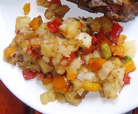 We made this recipe for a brunch we catered this weekend and it was a huge hit! Potatoes O'Brien - Kelli's Kitchen