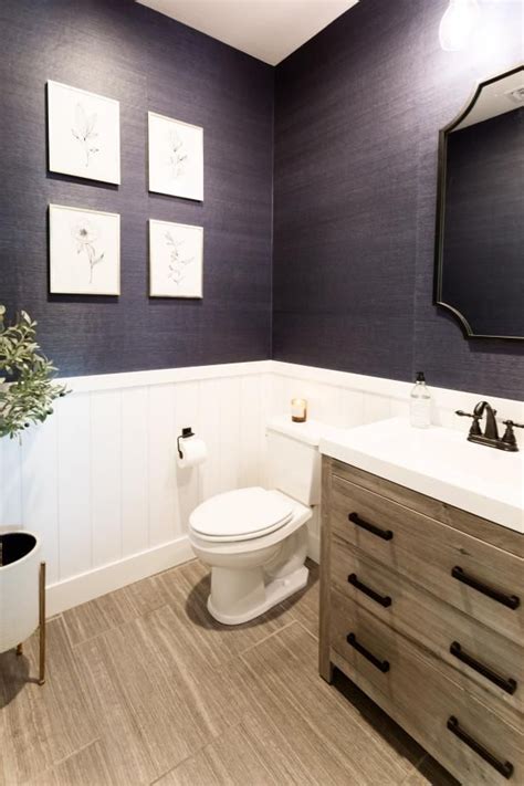 Check Out This Modern Bathroom With White Wainscoting And Textured