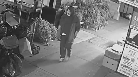 New Video Search Continues For Man Accused Of Attacking Massage Therapist Cbs New York