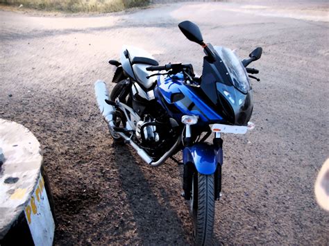 About pulsar 220fbajaj pulsar 220f is a commuter bike available in 1 variant in india. GET inn...: pulsar 220 new model BLUE BLACK chrome ( dual ...