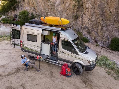 Top 8 Best Rvs For Full Time Living And Travel