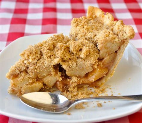 Paula deen, owner of lady and sons, a famous savannah restaurant. apple crumb pie paula deen