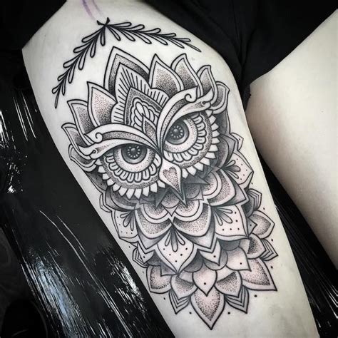 They first gained their popularity amongst the hindus and the buddhist religion. Die besten 25+ Eulen Tätowierungen Ideen auf Pinterest | Eulen oberschenkel tattoos, bunte Eule ...