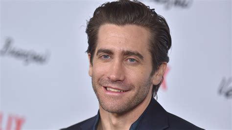 Jake Gyllenhaals Velvet Buzzsaw Embraces Fluid Sexuality Says