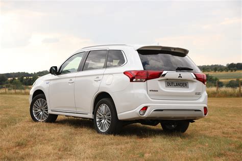 2019 Mitsubishi Outlander Phev 4x4 Magazine