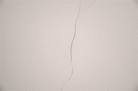 What Causes Cracks In Walls 13 Reasons And When You Need To Worry