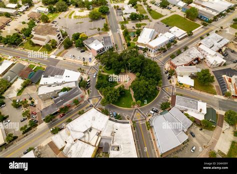 Aerial Photo Traffic Circle Downtown Sebring Fl Usa Stock Photo Alamy