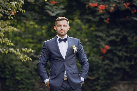 8 Wedding Photography Poses For Men Inspired Bride