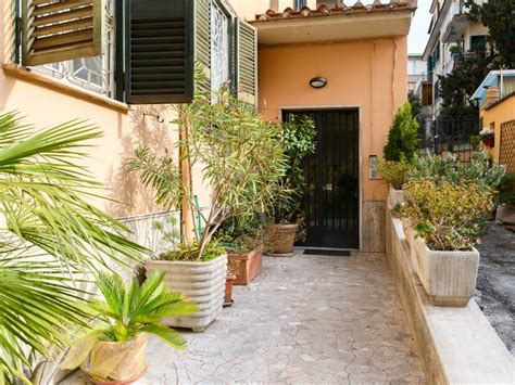 Vendita Appartamento Roma Quadrilocale In Via Dei Gozzadini 16 Ottimo