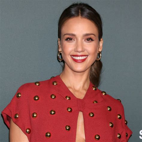 Jessica Alba About Claim That She Wasnt Allowed To Make Eye Contact With 90210 Cast Citatis News