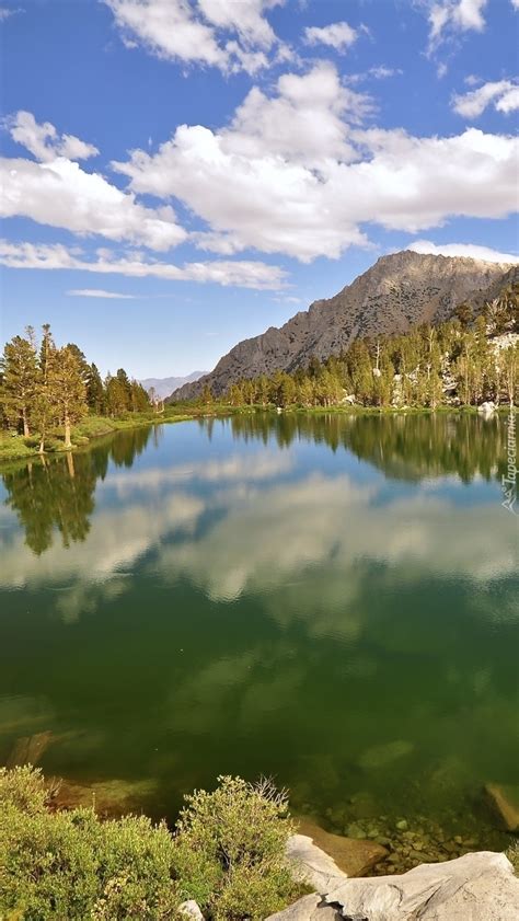 Jezioro Gilbert Lake W Górach Sierra Nevada Tapeta Na Telefon