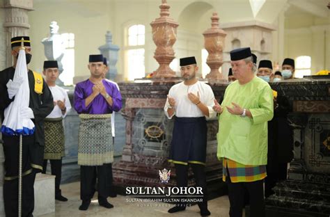 Sultan Ibrahim ziarah Makam Diraja Bukit Mahmoodiah - Utusan Malaysia