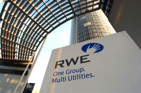 Tumulte bei RWE Hauptversammlung Aktionäre kritisieren Atomkurs