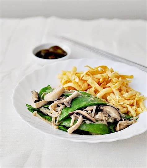 Add in the chicken and stir well to coat. Assorted Fresh Asian Mushrooms with Snow Peas Stir Fry & A ...