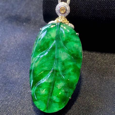 high grade natural icy jadeite necklace 18k solid white gold and natural icy pure green leaf