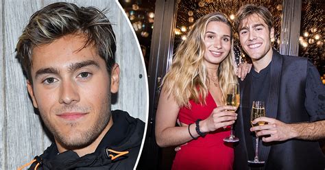 He competed twice in melodifestivalen in 2017 and 2018 respectively. Benjamin Ingrossos kärlekspik till Linnea Widmark efter ...