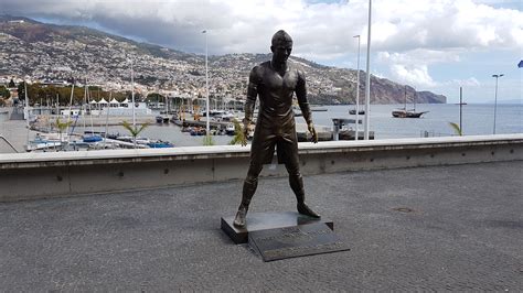 The infamous bust of cristiano ronaldo at madeira airport has been replaced by a new model. Cristiano Ronaldo statue: Who sculpted it, where is it ...