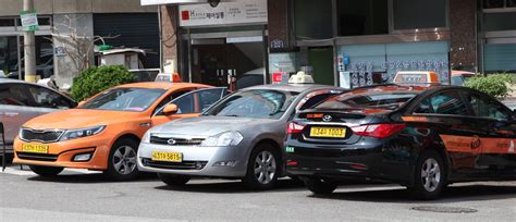 A cab driver in seoul takes a german reporter to investigate rumors of civil unrest in gwangju not knowing what awaits them there. Taxi in Korea - Kojects