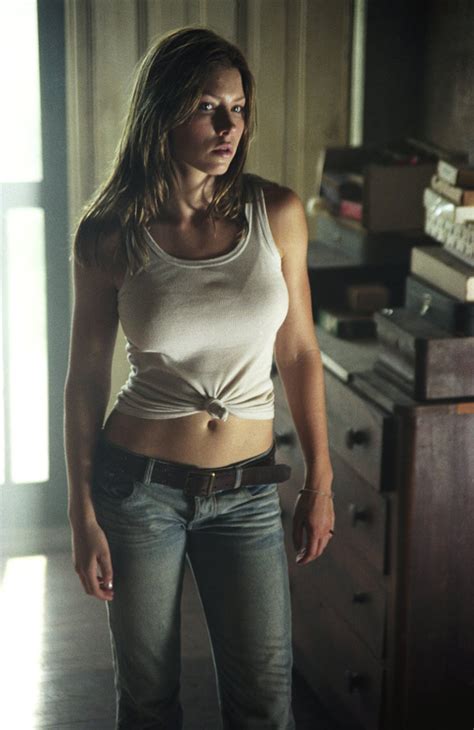 Hot Celebrity Stuff Jessica Biel As Erin The Texas Chainsaw Massacre Movie Stills