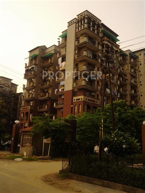 2450 Sq Ft 4 Bhk 4t Apartment For Sale In Amrapali Group Exotica Sector