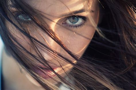 Obrázky na plochu tvár ženy Model portrét modré oči bruneta