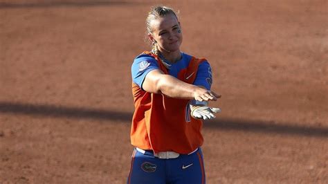 Kelly Barnhill Deserved A Better Ending To Her Spectacular Uf Career Than What Played Out