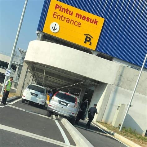 Rm690 for delivery is quite expensive. Penang's First IKEA Store Opened Last Week And It Sold ...