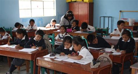 Conoce Los Colegios Que Tendrán Más Horas De Clase El 2015 Peru Correo