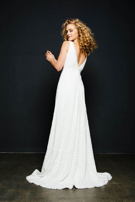 So hast du als frau zusätzlich die chance, beim stöbern in der männerabteilung das traumteil in oversize zu finden. Standesamtkleider - erlebe coole küssdiebraut Outfits ...