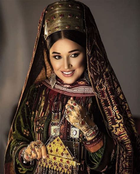 Traditional Clothing From The World Turkmenistan Beautiful