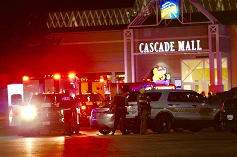5 Dead In Shooting At Mall In Washington State Police Say The New York Times