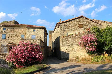 Les 10 Plus Beaux Villages Du Sud Ardèche • Hit The Road Jeanne Beaux