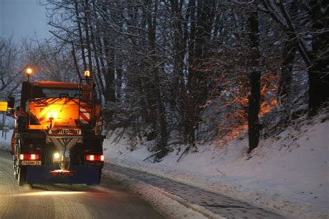 Sarea Aruncată Pe Drumuri Iarna Este Eficientă Dar Dăunează Mediului