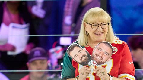 Jason And Travis Kelce S Mother Surprises Sons With Homemade Gift