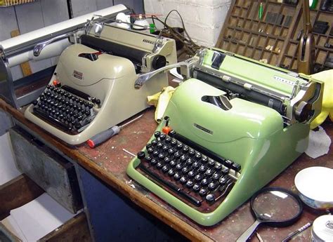 The Typewriter Revolution Blog Olivetti Graphika Typewriter Vintage Typewriters Nerd Decor