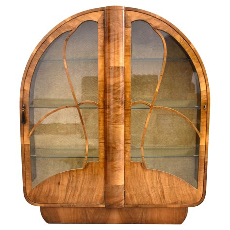 English 1930s Art Deco Vitrine Display Cabinet In Walnut At 1stdibs