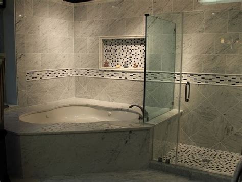 See more ideas about corner jacuzzi tub, corner tub, jacuzzi tub. Love the idea of a corner jacuzzi tub for the relaxing ...