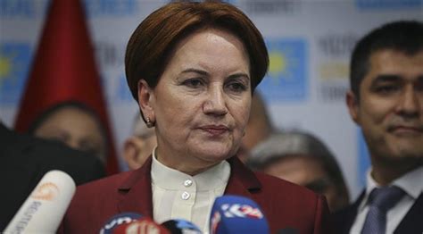 Meral akşener, solcu olan kocası tuncer akşener'i ülkücü olarak devşirmiş. Meral Akşener'den istifalarla ilgili açıklama