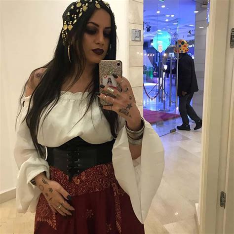 21 Gypsy Halloween Costume Ideas For 2020 Stayglam
