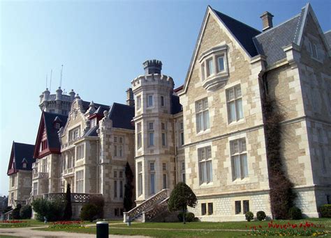 Dijual Rumah Kastil Klasik Lengkap Dengan Trek Balapan Kaskus