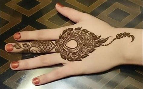 Most Popular 9 Finger Mehndi Designs To Dazzle You