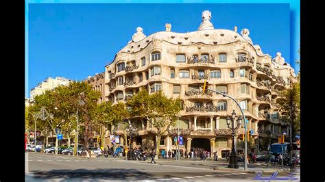 Barcelone est aussi une terre d'élection de très nombreux artistes (picasso, miró, dalí et bien sûr gaudí). Antoni Gaudi - Barcelone - Espagne - YouTube