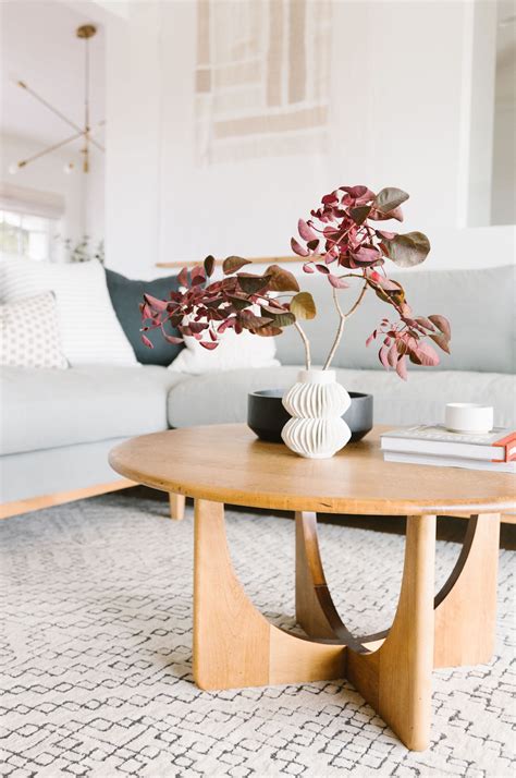 She's a big fan of decanting, as seen through her partnership with rubbermaid brilliance pantry containers, but. Inspired by: The California Casual Home of an Emily ...