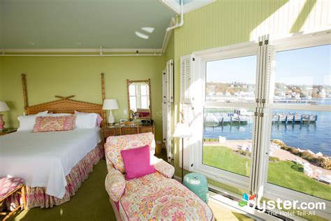 The hotel is located at the sw end of main street with an excellent view. Hotel Iroquois - The Mackinac Suite at the Hotel Iroquois ...
