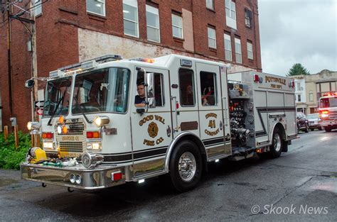 Photos Rescue Hook And Ladder Fire Truck Parade In Shenandoah