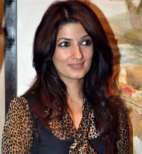 twinkle khanna teaches lesson to eve teasers bollywood news and gossip movie reviews trailers