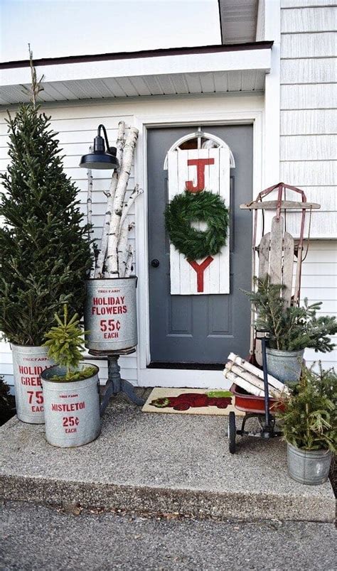9 Front Porch Decorating Ideas For Christmas