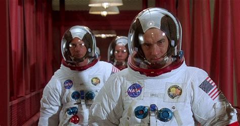 Apollo 13 never really states its theme, except perhaps in one sentence of narration at the end, but the whole film is suffused with it: Stasera in TV, 12 gennaio: Apollo 13 con Tom Hanks è ...