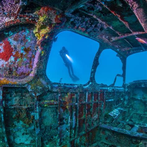 15 Mesmerizing Photos Of Underwater Shipwrecks Underwater Shipwreck