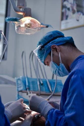 Di tempat kerja agnes, tips makan siang lebih kecil dibanding tips makan malamnya. 10 Negara Yang Menawarkan Gaji Doktor Paling Tinggi Di ...